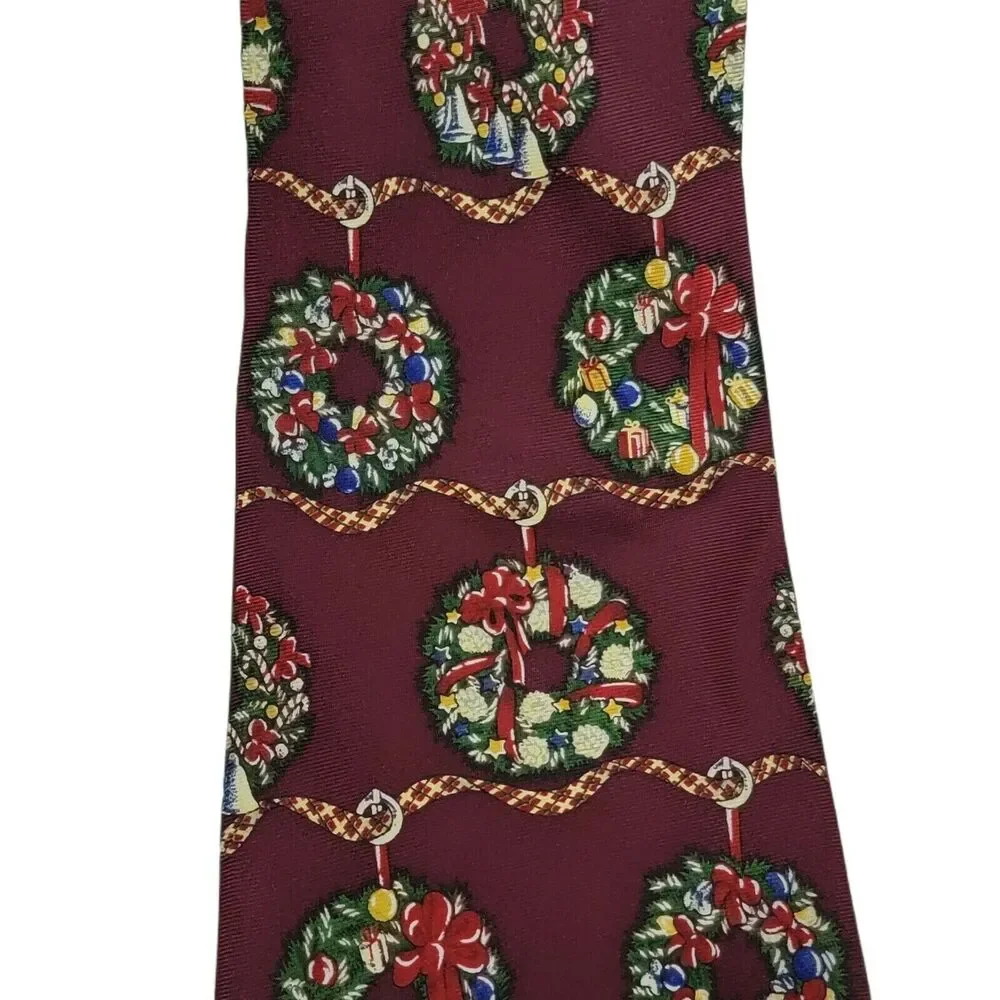 American Traditions Christmas Neck Tie Burgundy Wreath 100% Silk Holiday Classic
